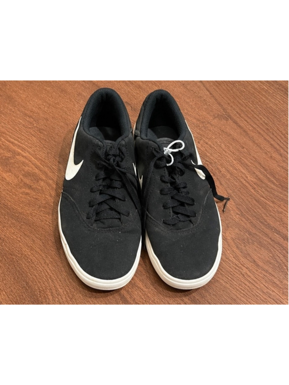 Nike Sneakers Black and White Size 6Y